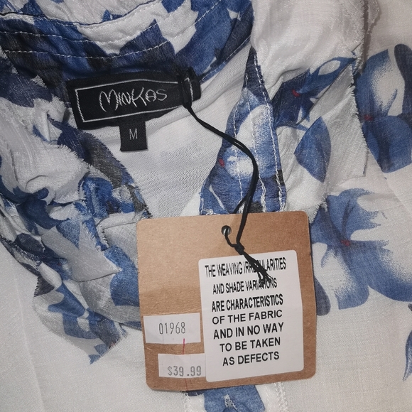 Elegant blouse made in Italy.   3/$60 - Picture 2 of 4